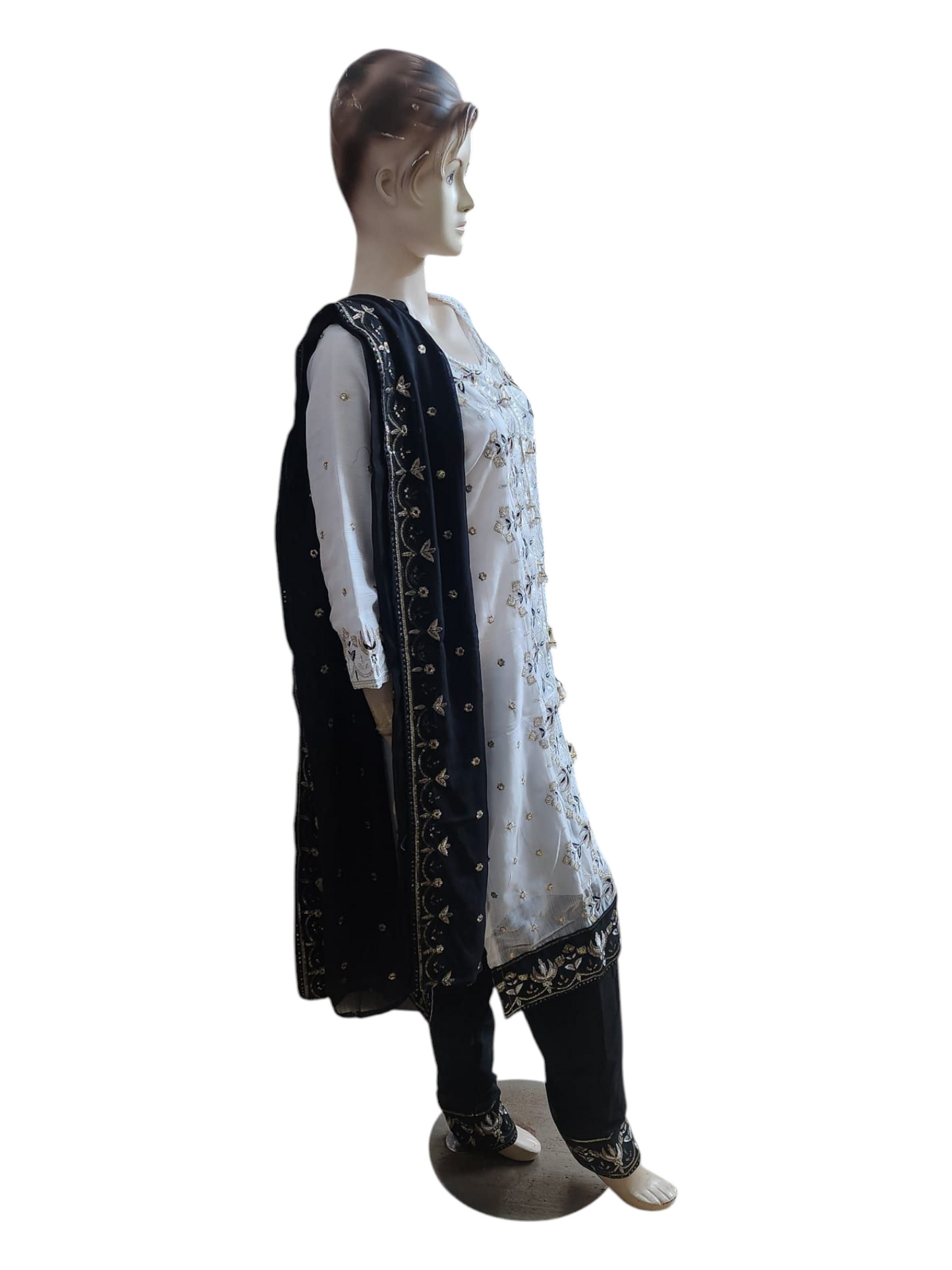 White, Gold & Black Salwar Kameez