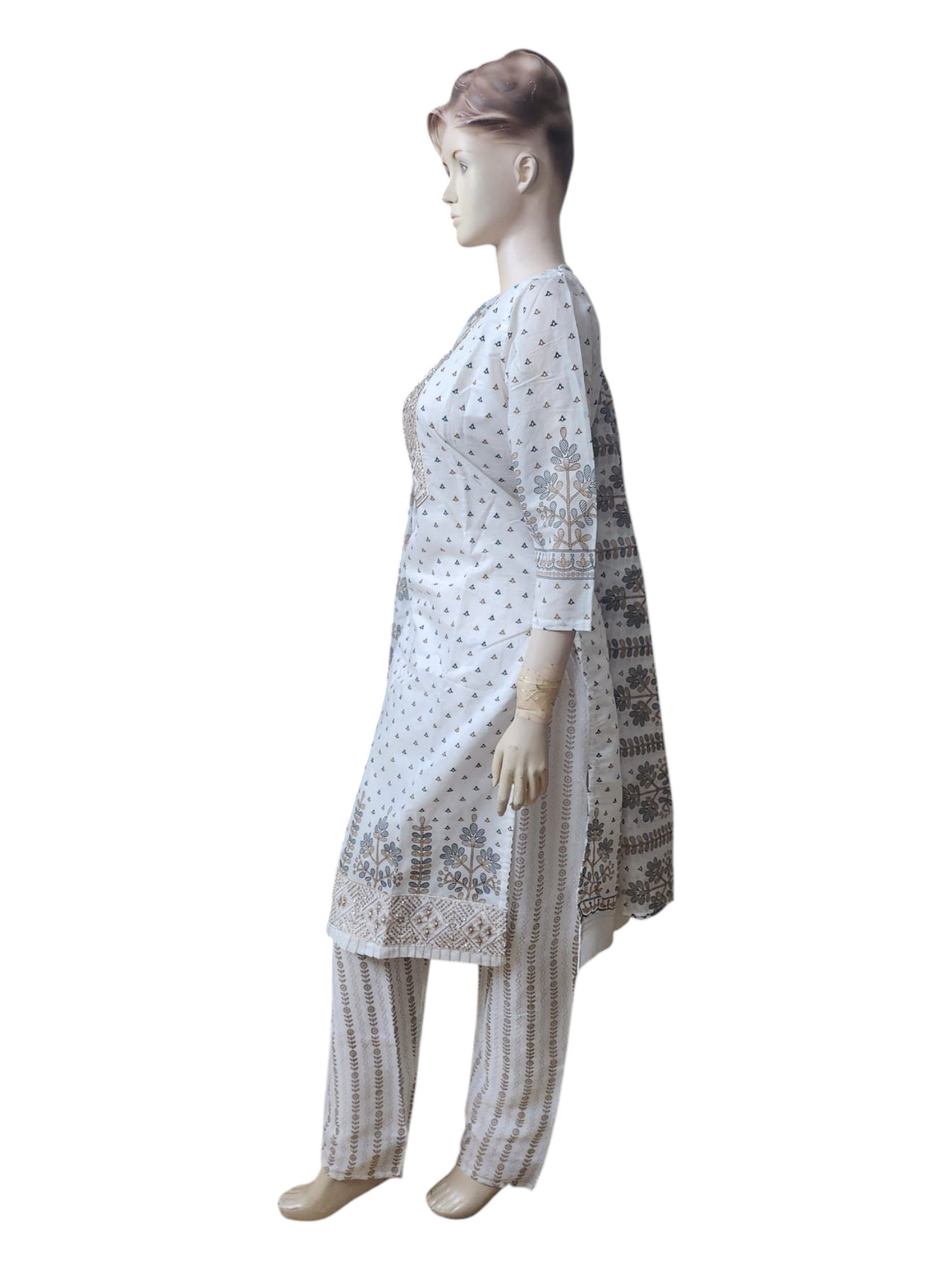 White & Gold Salwar Kameez