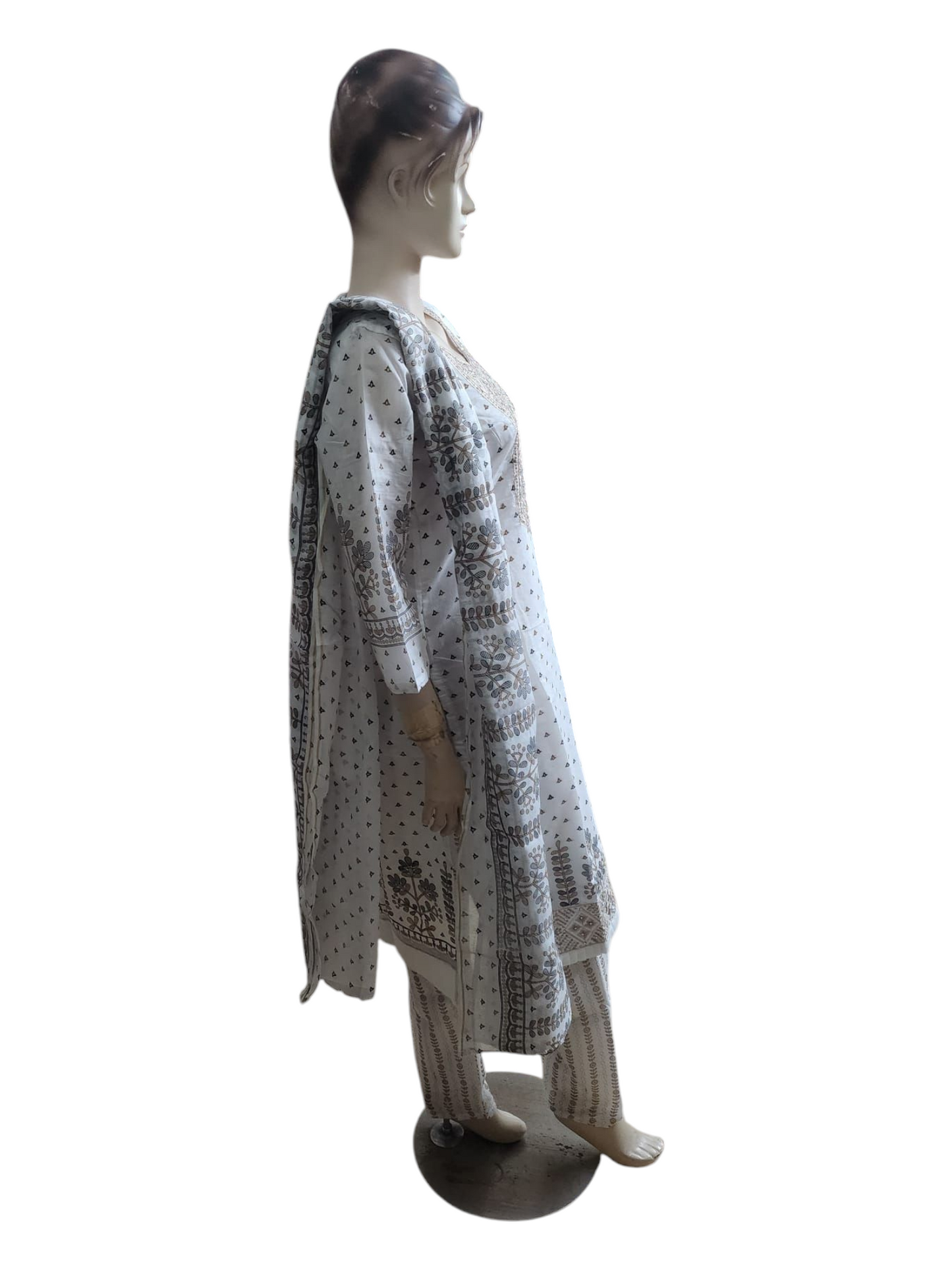 White & Gold Salwar Kameez