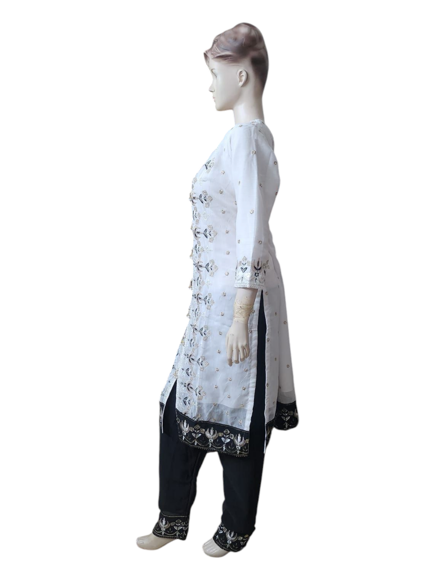 White, Gold & Black Salwar Kameez